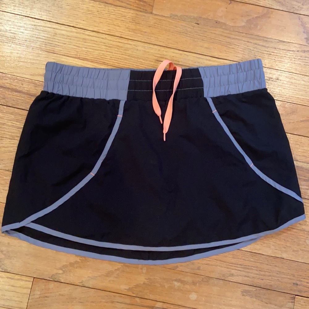 Avalanche skirt with built in shorts slide large